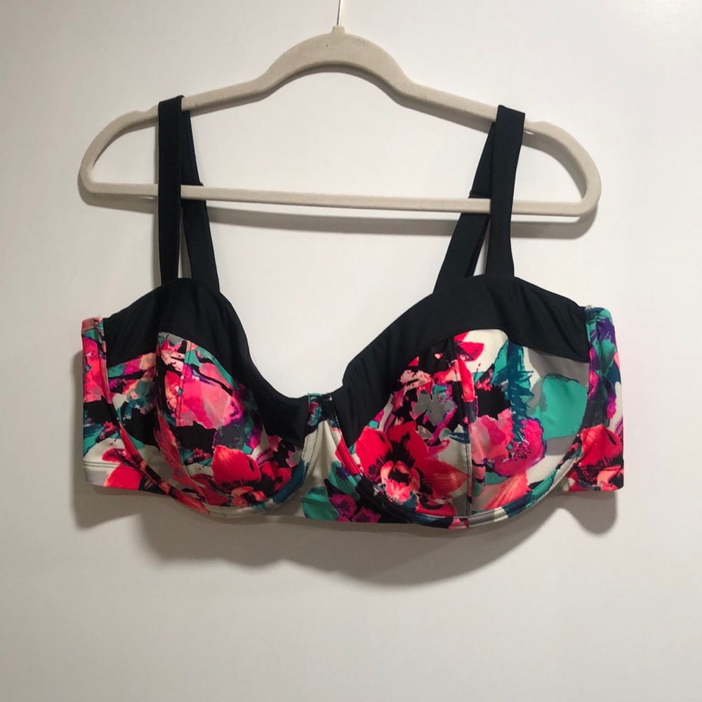 Ava & Viv Black and Pink Swim Bra with Wide Straps
